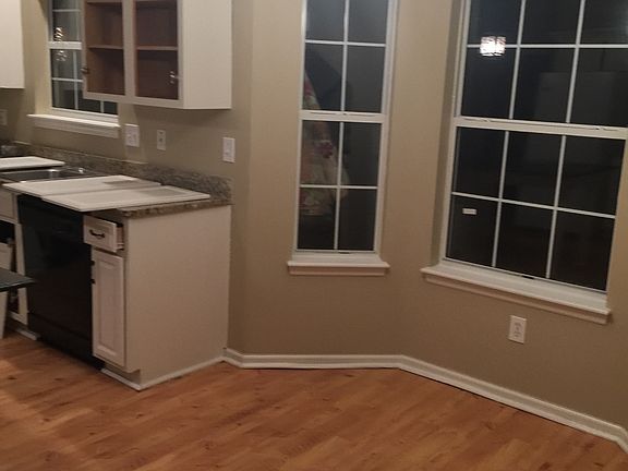 3rd image of 1584 Thomas Barksdale Way