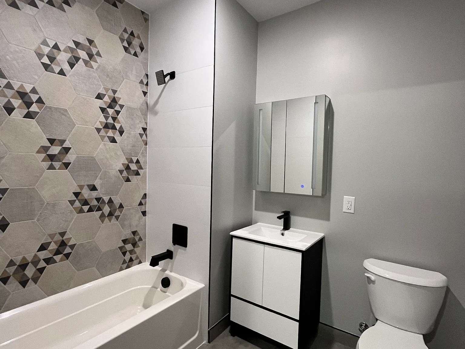 1 bed, 675 sqft, $2,400 — Photo 4