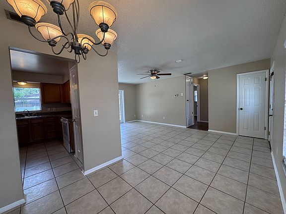 5th image of 540 El Dorado Way