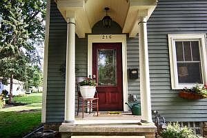 2nd image of 216 E Park St
