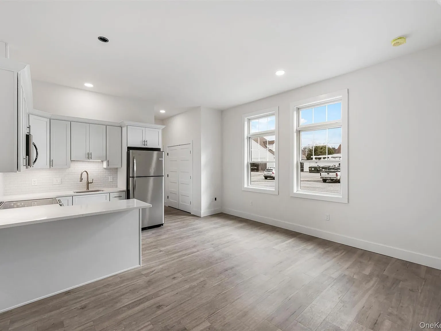 1 bed, 900 sqft, $2,000 — Photo 3