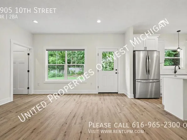 2905 10th St, Wayland, MI 49348