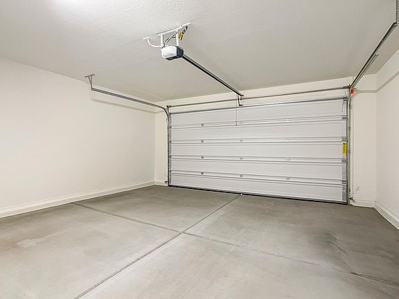 5th image of 8829 W Fleetwood Ln
