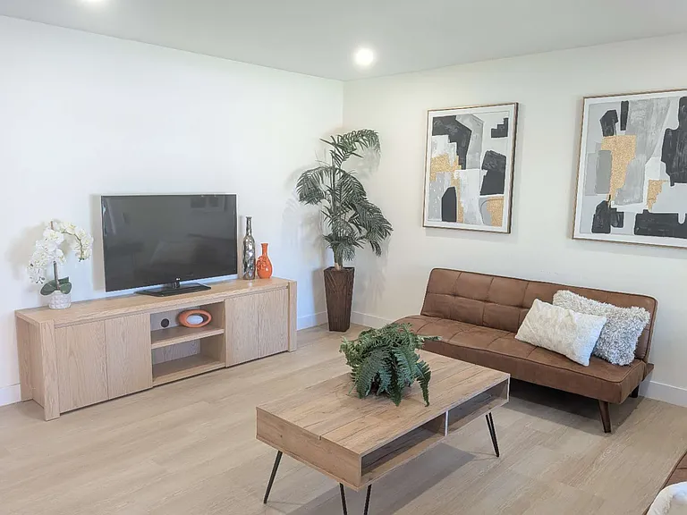 22434 Salem Ave #B — Photo 10