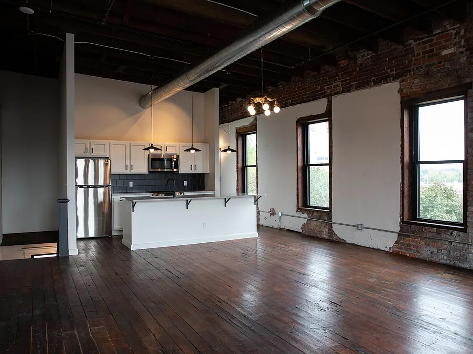 337 Broadway St #203