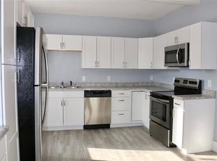 2139 W 4th St, Davenport, IA