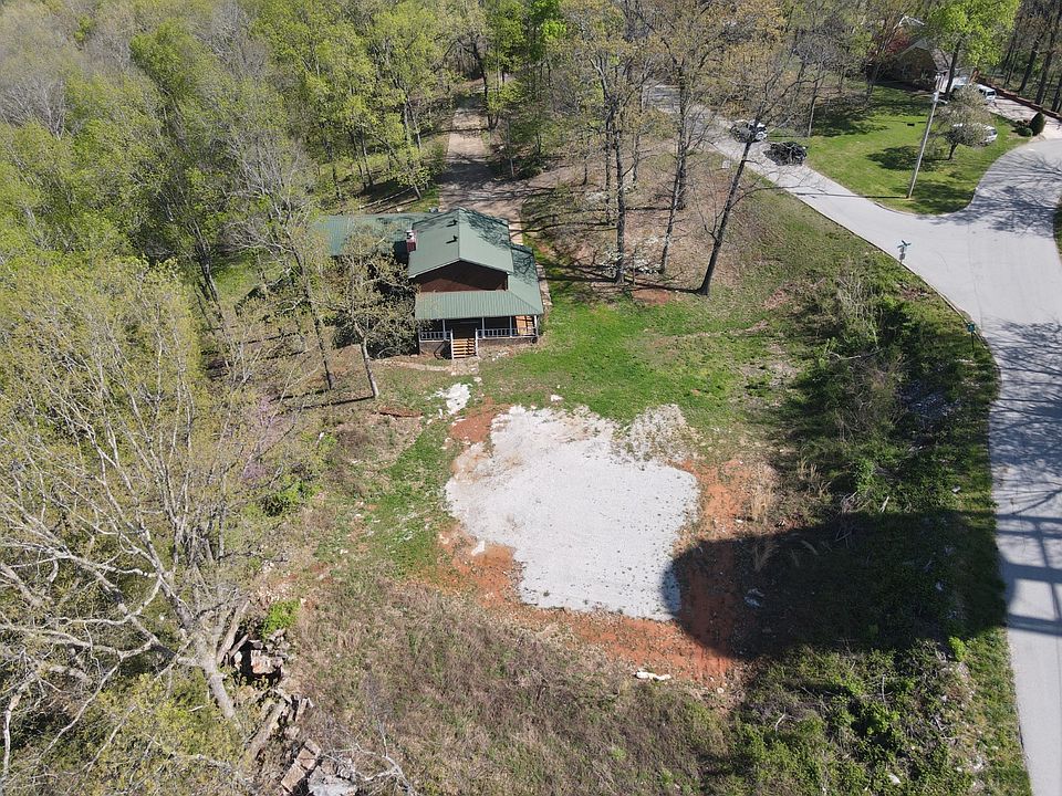 1st image of 819 Greenfield Dr