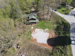 819 Greenfield Dr, Livingston, TN 38570