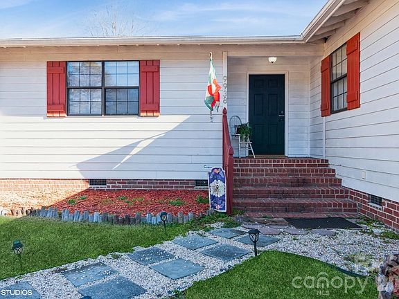 3rd image of 9938 Sandra Ln
