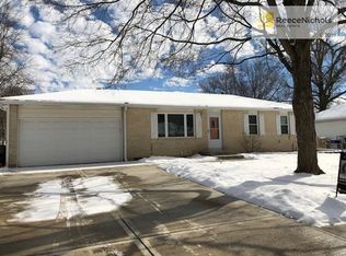 1037 W Fairwood Ln, Olathe, KS 66061