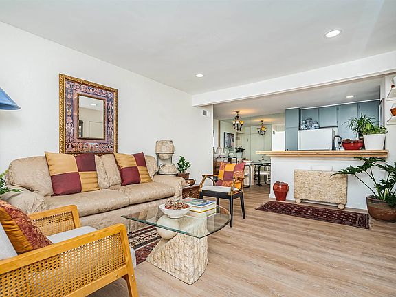 3rd image of 9169 Village Glen Dr Unit 162