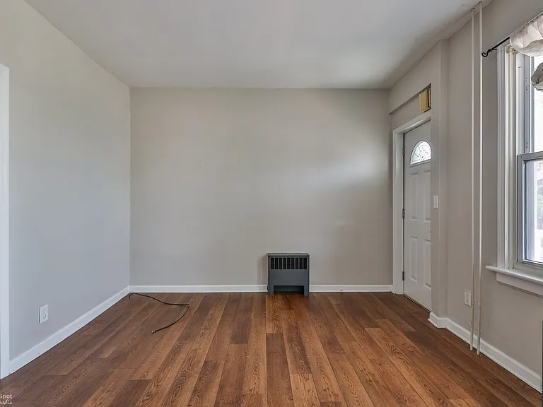 805 Main St — Photo 11