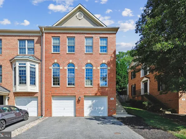 15 Blue Hosta Way, Rockville, MD 20850