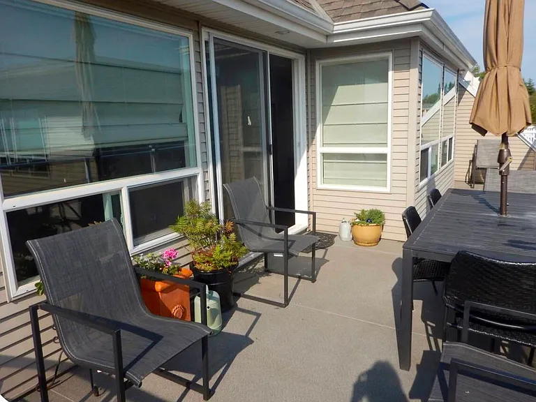 877 Stevens St #2 — Photo 9