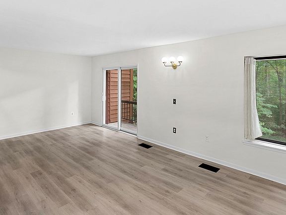 5th image of 11545 Hearthstone Ct