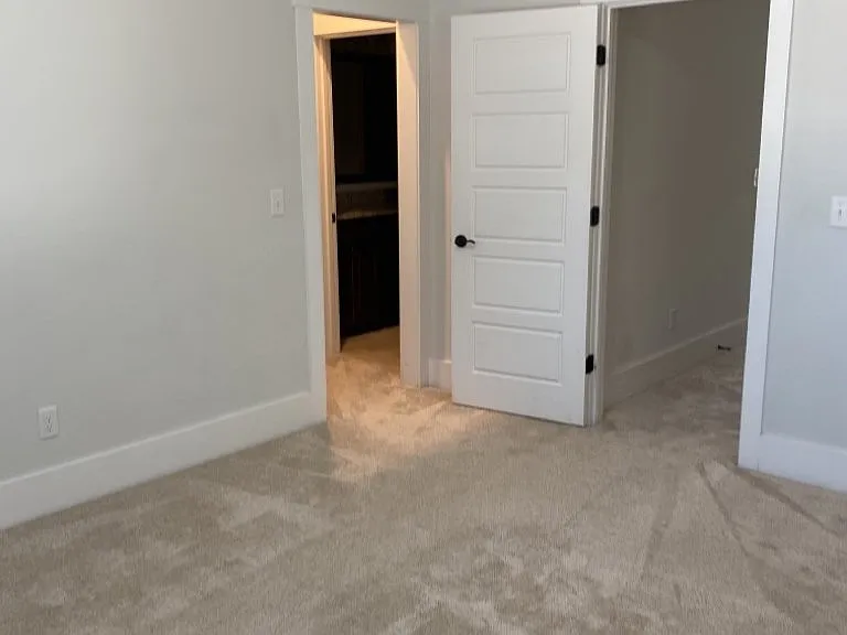 250 Oak Park St — Photo 13