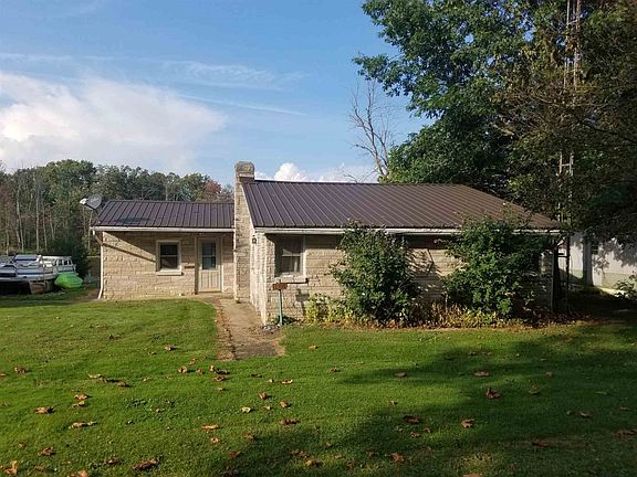 3rd image of 1137 W River Dr