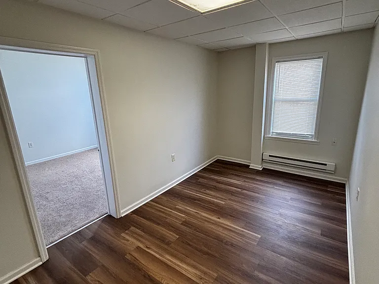 667 Green St #4 — Photo 2