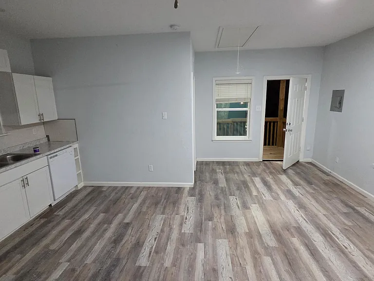 2330 Dorrington St #D — Photo 2