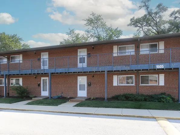 1505 S Canford Cliffs Dr APT 1C, Mount Prospect, IL 60056