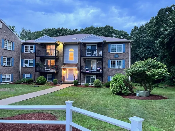 610 S Franklin St APT F301, Holbrook, MA 02343