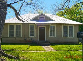 314 E Houston St, Luling, TX 78648
