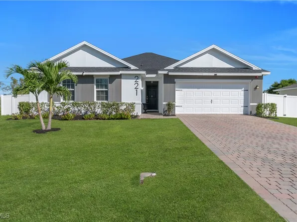 221 SW 21st Ter, Cape Coral, FL 33991