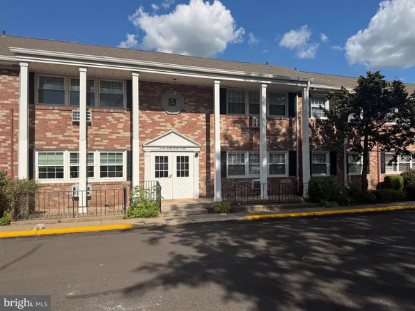 403 S Main St #105, Doylestown, PA 18901