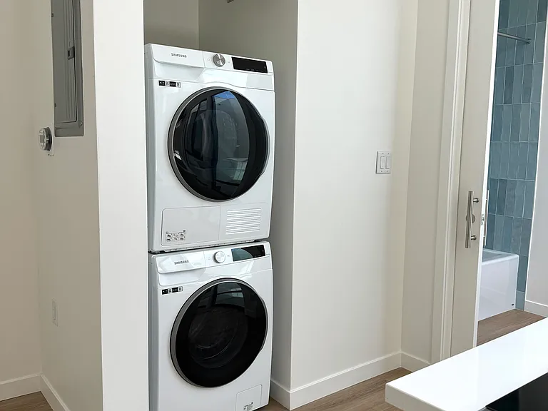 4575 Santa Monica Blvd #202 — Photo 16