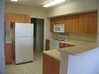 5th image of 805 Belmont Ln