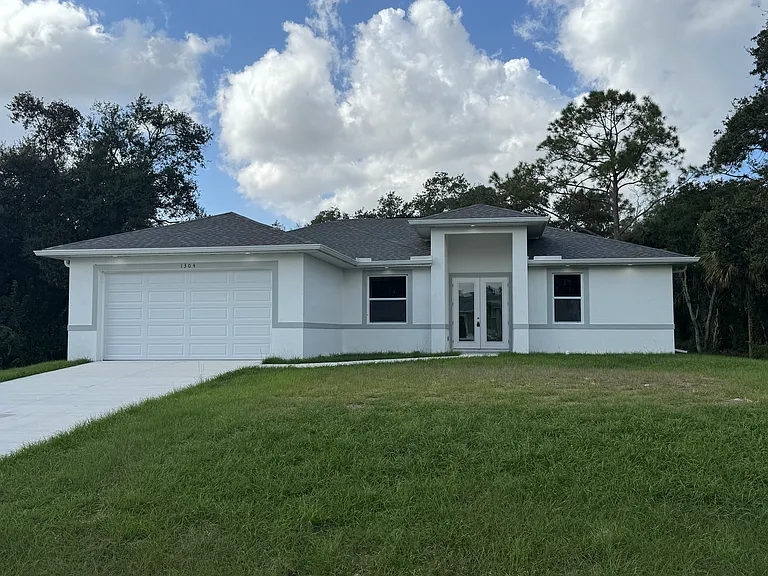 1304 Andover Dr — Photo 2