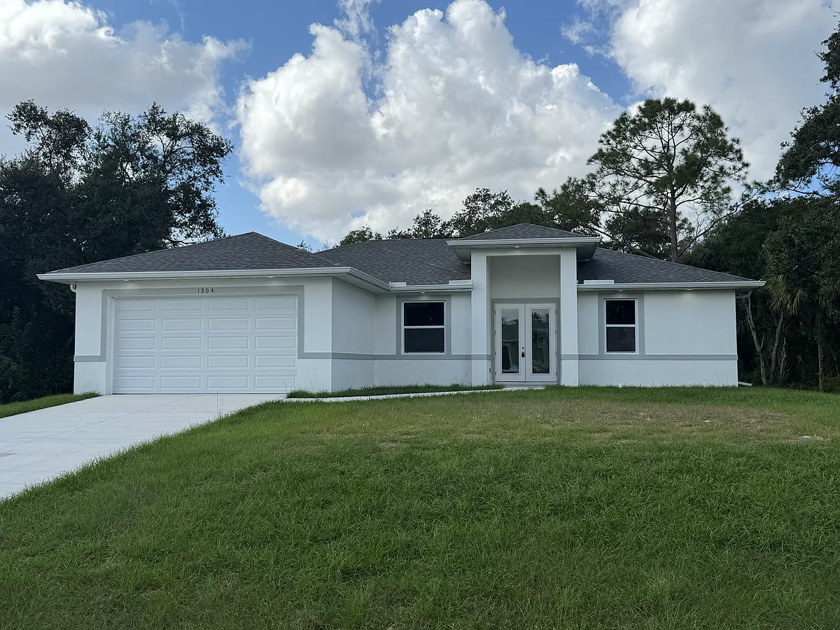 Building Photo - 1304 Andover Dr