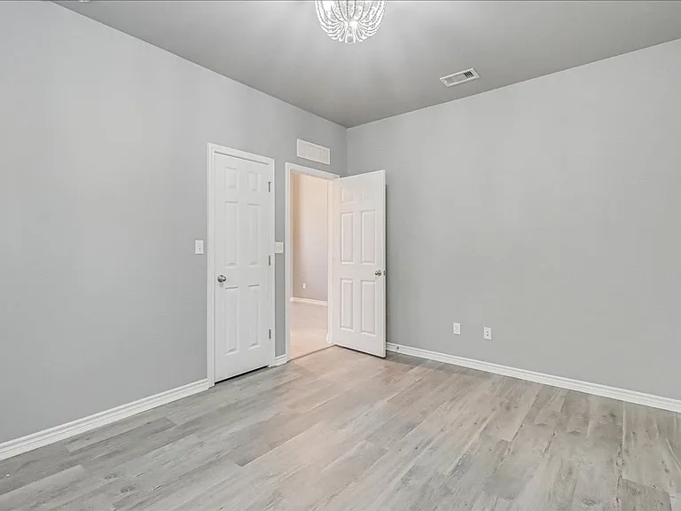 2217 Ibis — Photo 31