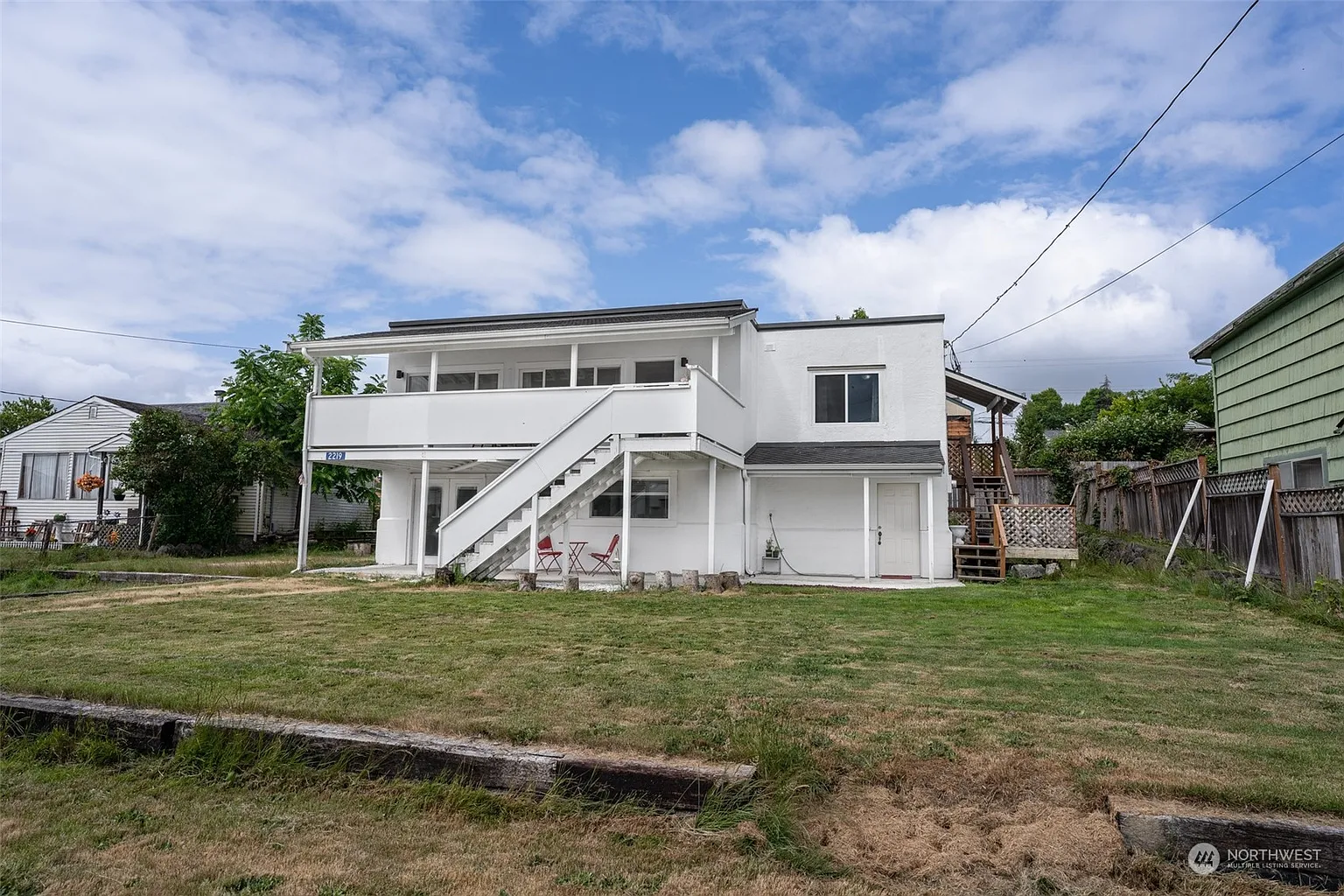 2219 Eastview Avenue NE photo 1