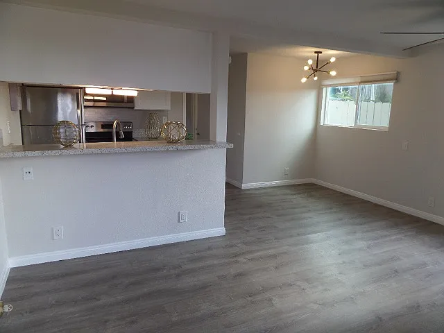 Building Photo - 5252 Landis St #8