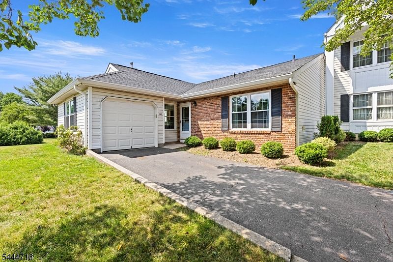1st image of 357 Cotswold Pl