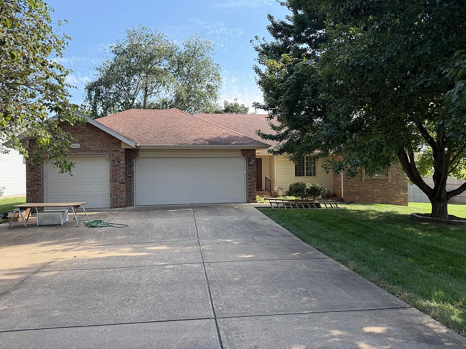 2nd image of 3676 W Kingsley Street