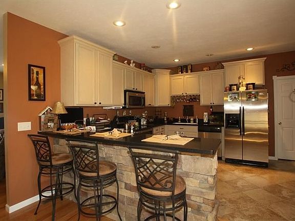 Kitchen Breakfast Bar