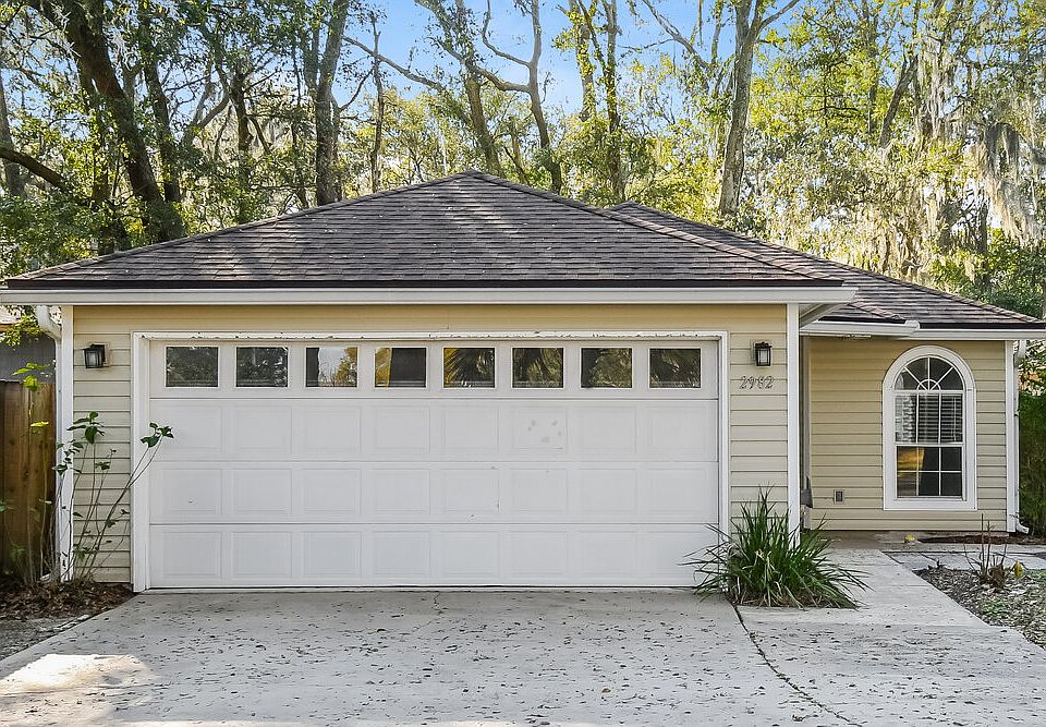 1st image of 2982 Caroline Crest Dr E