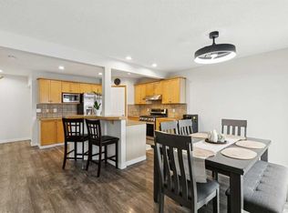 126 N Somerglen Way SW, Calgary, AB T2Y 4B2