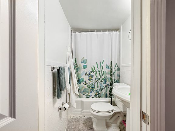 5th image of 404 E 88th St APT 1C
