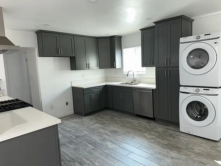 3008 E 70th St — Photo 10