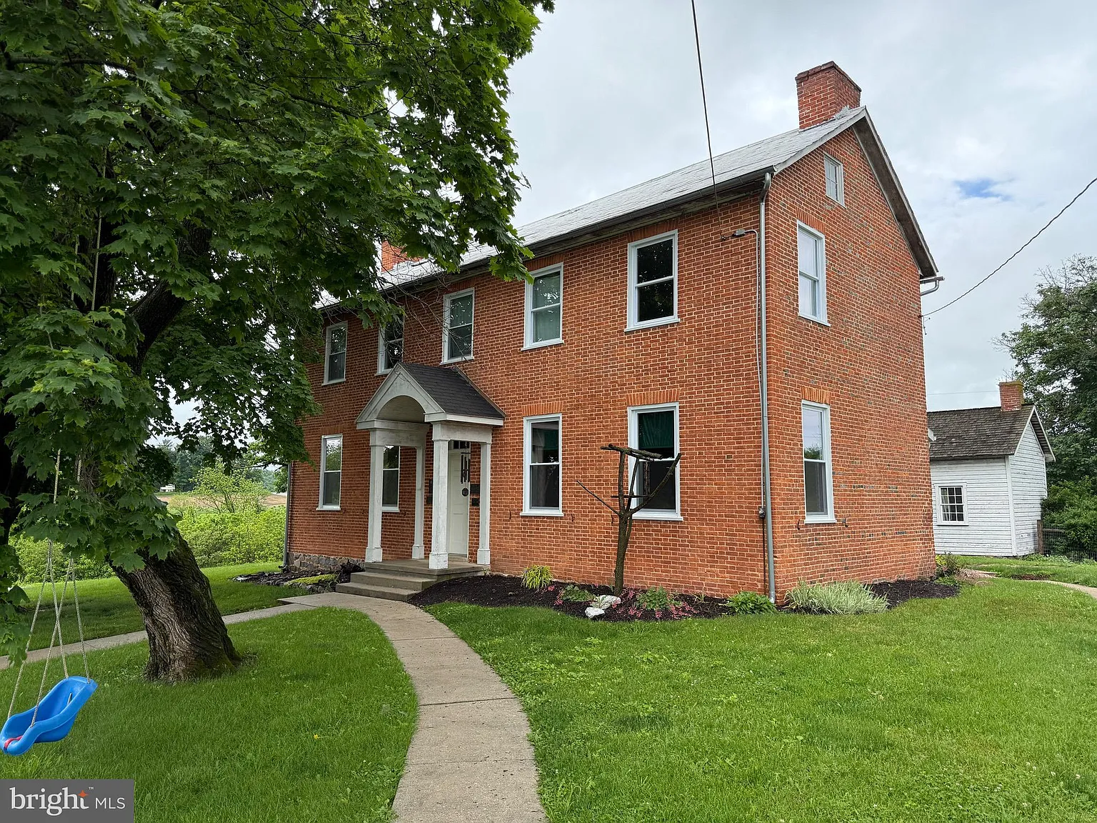 5 bed, 1.5 bath, 3080 sqft, $2,800 — Photo 4