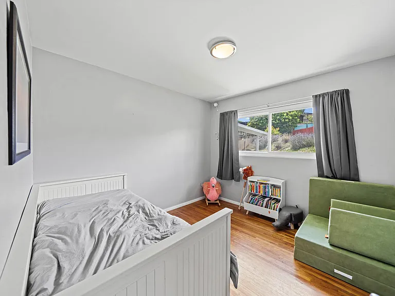 70 Leanna St — Photo 16