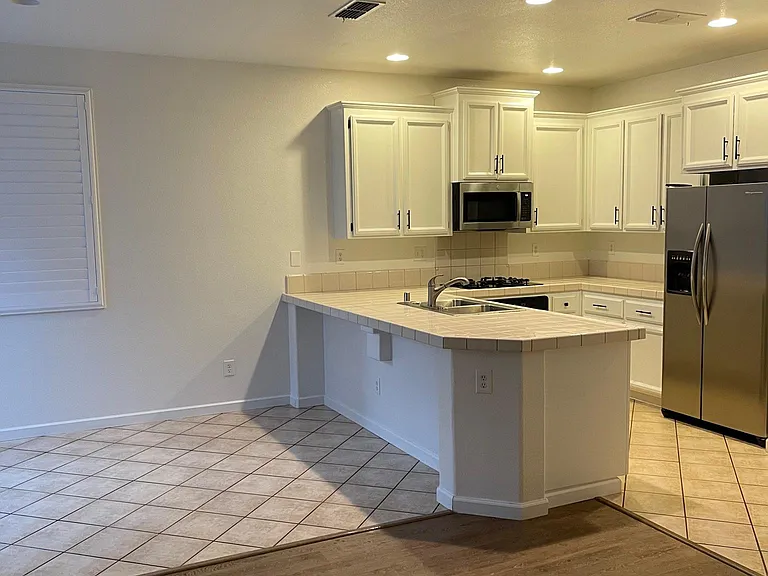 3139 Staysail St — Photo 6