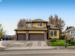 21825 NE Fairview Lake Way, Fairview, OR 97024