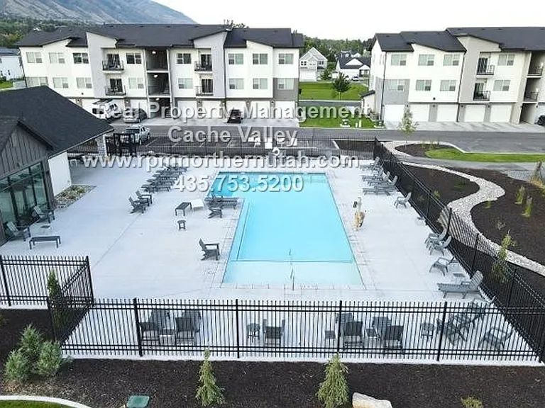 163 E 550 N #A301 — Photo 3