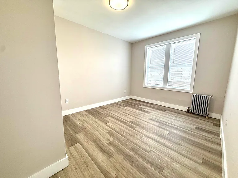 6002 Hudson Ave #3 — Photo 11