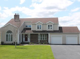 7475 Gauss Rd, Bloomfield, NY 14469