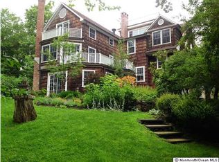 19 W Parkway Pl, Holmdel, NJ 07733
